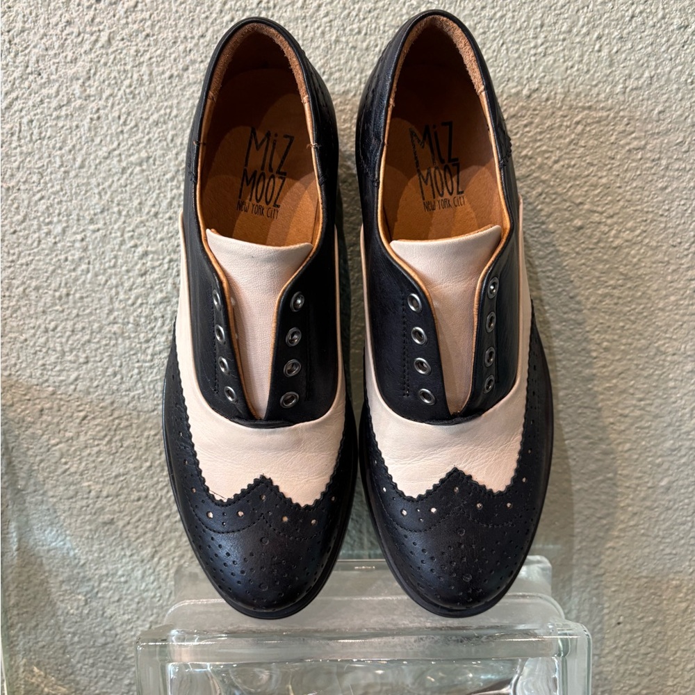 Miz Mooz Peabody in Black/Cream - Picture 3 of 4